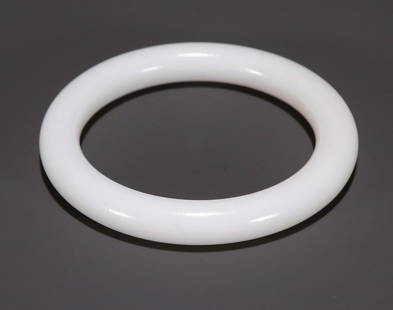 HETIAN JADE SEED CARVED BANGLE: Width 1 cm / Inner-Diameter 5.75 cm / Weight 49g