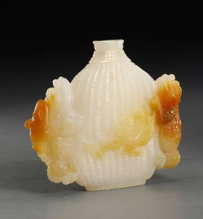 HETIAN JADE CARVED AUSPICIOUS SNUFF BOTTLE: Dimension 7.8 x 1.7 x 7 cm / Weight 94g