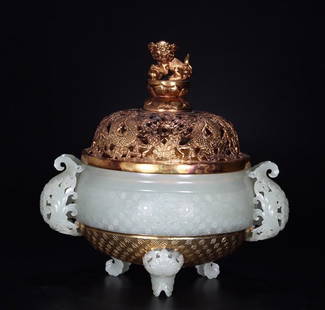 GILT HETIAN JADE CARVED CENSER: Length 19 cm / Width 14 cm / Height 18 cm / Weight 900 g