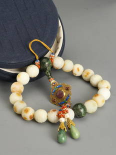 HETIAN JADE CARVED LOUD PATTERN BRACELET: Bead size 2.2 cm / Weight 240g