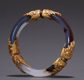 AGATE INLAID GILT SILVER BANGLE: Thickness 1.1 x 2 cm / cm / Inner-Diameter 6.3 cm / Weigh 97 g / For more detailed description of this item please leave message to us or contact us at Email: info@empireauctioninc.com