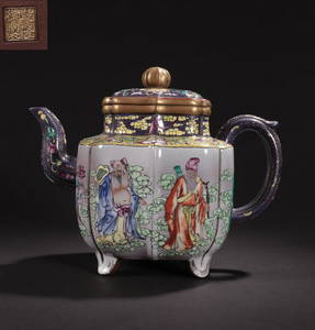 QIANLONG MARK ZISHA ENAMELED FIGURE PATTERN TEAPOT