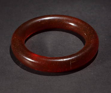 AMBER CARVED CIRCLE BANGLE: Width 1.3 cm / inner-diameter 5.9 cm /Weight 36g