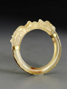 GOLD RIM AGATE CARVED DRAGON PATTERN BANGLE: Inner-Diameter 5.5 x 1.5 x 1.1 cm / Weight 49 g