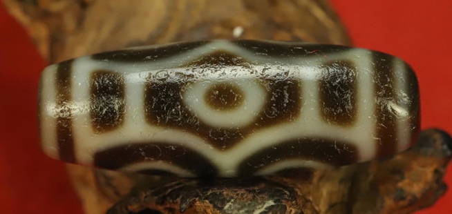 SIX EYES PATTERN DZI: Dimension 14 x 38 mm