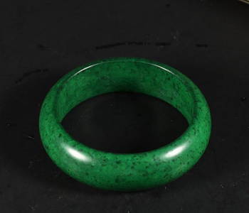 QIUJIAO CARVED BANGLE