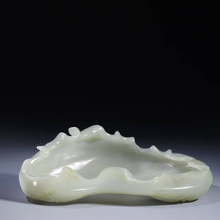 HETIAN JADE CARVED LOTUS BRUSH WASHER: Length 13.5 cm / Width 7.9 cm / Height 3.9 cm / Weight 172 g, (L 5.3 in / W 3.1 in / H 1.5 in), For more detailed description of this item please leave message to us or contact us at Email: