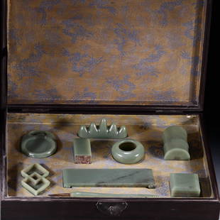 SET OF HETIAN JADE CARVED CALLIGRAPHY UTENSILS: Ink slab Length 8.7 cm / Width 6.5 cm / Thickness 1.2 cm / Weight 129.8 g ; Ink bed Length 16 cm / Width 4.5 cm / Height 1.3 cm / Weight 153.9 g ; Brush pot Height 6.6 cm / Width 4.5 cm / Weight 119