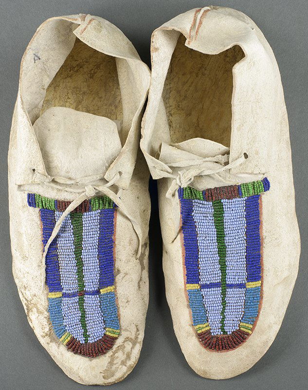 Plains | Plains Beaded Moccasins (1 of 1)