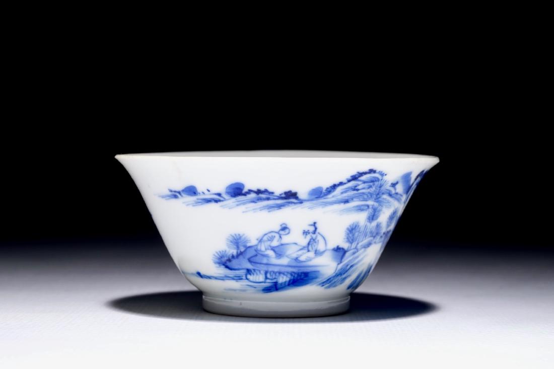 A Chinese blue and white wine cup, Yongzheng mark and: A Chinese blue and white wine cup, Yongzheng mark and of the period Dia.: 8,5 cm - H.: 4 cm