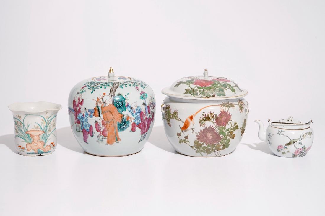 A varied lot of Chinese famille rose and qianjiang cai: A varied lot of Chinese famille rose and qianjiang cai porcelain, 19/20th C. H.: 22,5 cm (the largest jar)