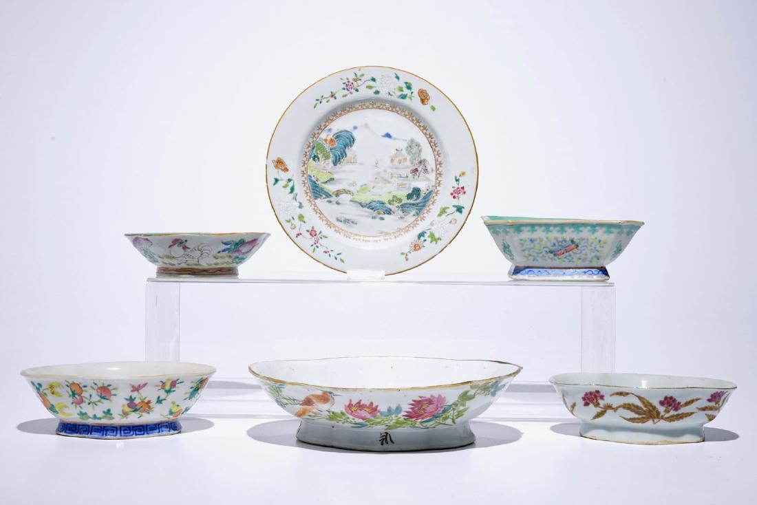 Five Chinese famille rose and qianjiang cai bowls and a: Five Chinese famille rose and qianjiang cai bowls and a famille rose plate, 18/20th C. L.: 26,5 cm - W.: 21 cm - H.: 6,5 cm (the largest bowl)