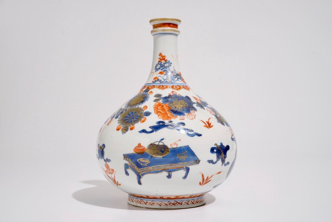A fine Chinese Imari-style apothecary bottle vase, (1 of 6)