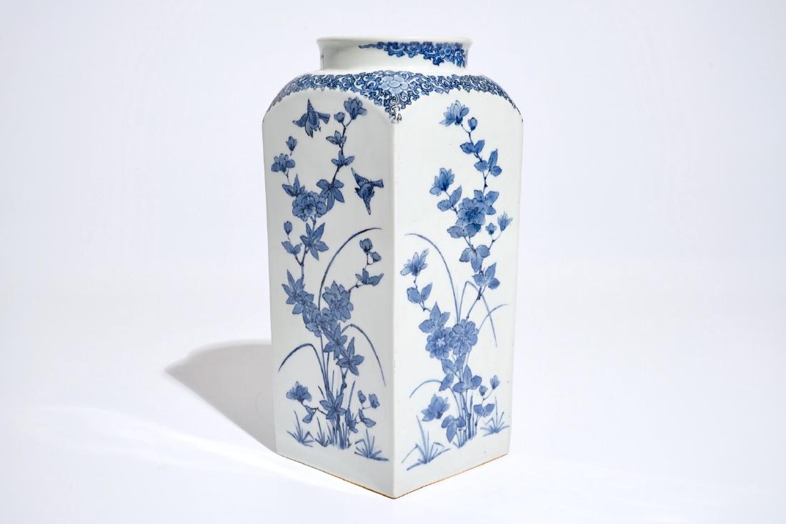 A Japanese Arita blue and white square canister in: A Japanese Arita blue and white square canister in Kakiemon style, 17/18th C. H.: 27 cm