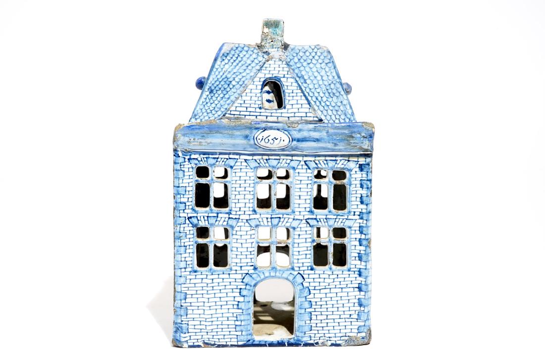 A Dutch Delft blue and white model of a house, 18th C. (1 of 7)
