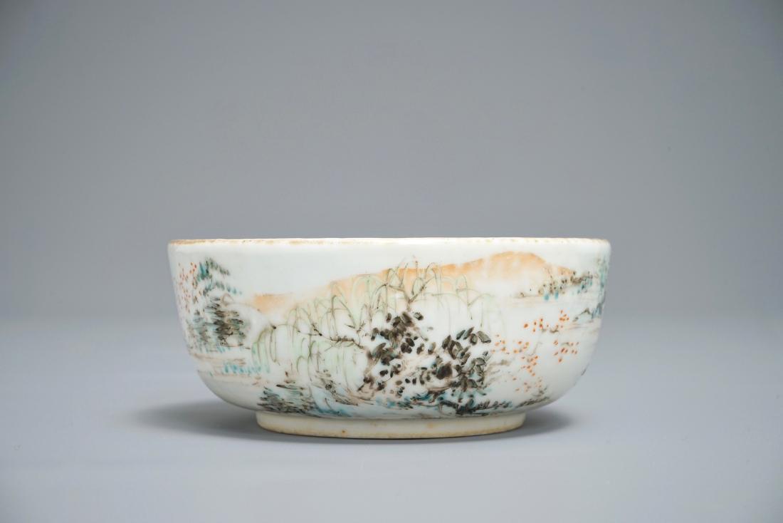 A Chinese qianjiang cai compartmented bowl, 19/20th C.: A Chinese qianjiang cai compartmented bowl, 19/20th C. H.: 5 cm - Dia.: 11,5 cm We have more lots available exclusively on our website www.rm-auctions.com! Condition reports and high resolution pictur