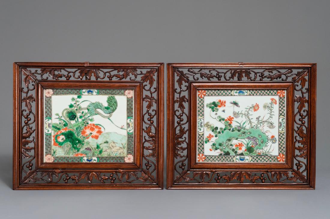 Two Chinese famille verte plaques in openworked wooden: Two Chinese famille verte plaques in openworked wooden frames, 19/20th C. Dim.: 25,5 x 21,5 cm (the plaque)Dim.: 41 x 35 cm (the frame) We have more lots available exclusively on our website www.rm-au