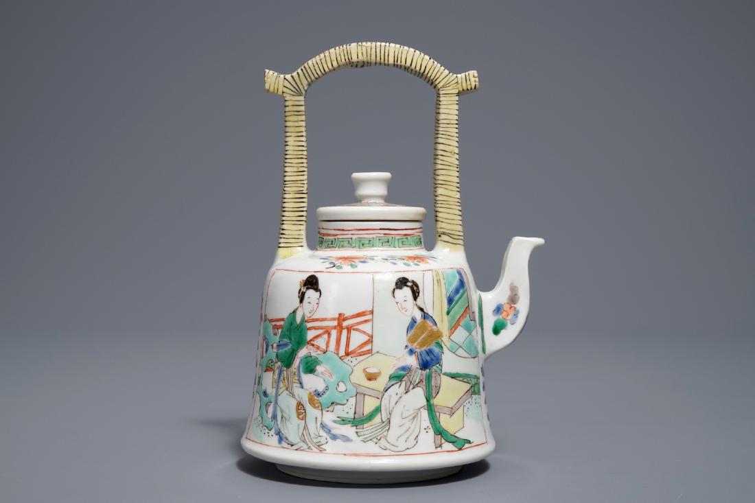 A fine Chinese famille verte teapot and cover, Kangxi (1 of 7)