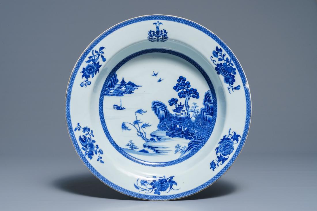 A Chinese blue and white armorial dish for the Dutch: A Chinese blue and white armorial dish for the Dutch market, arms of Toussain, Qianlong, Dia.: 39,5 cm