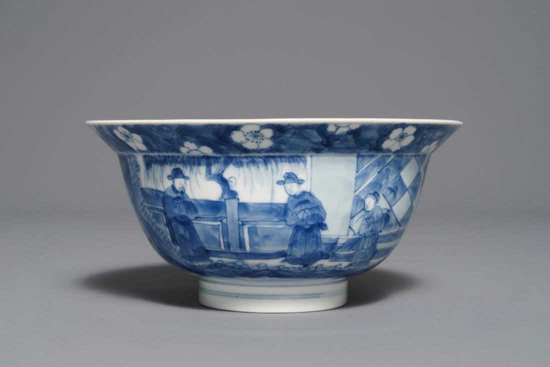 A Chinese blue and white bowl with figures in a garden,: A Chinese blue and white bowl with figures in a garden, Kangxi mark and of the period Dia.: 16,5 cm - H.: 8 cm