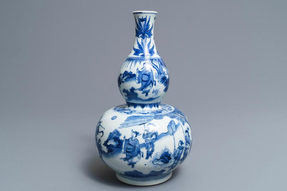 A Chinese blue and white double gourd vase, (1 of 6)