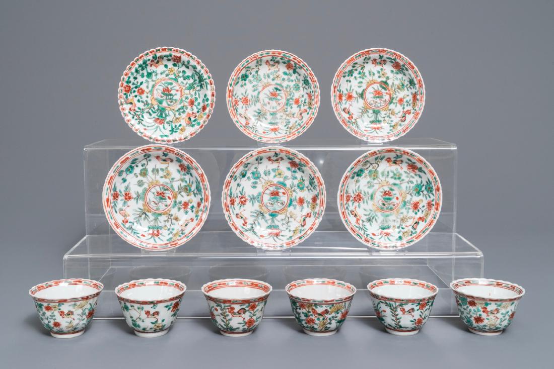 Six lobed Chinese famille verte cups and saucers with: Six lobed Chinese famille verte cups and saucers with roosters among flowers, Kangxi Dia.: 12,5 cm (the saucers)Dia.: 8 cm - H.: 5 cm (the cups) --------- Please request condition reports by e-mail on