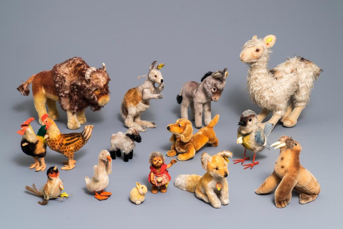 A collection of Steiff stuffed animals, 1950's and (1 of 10)