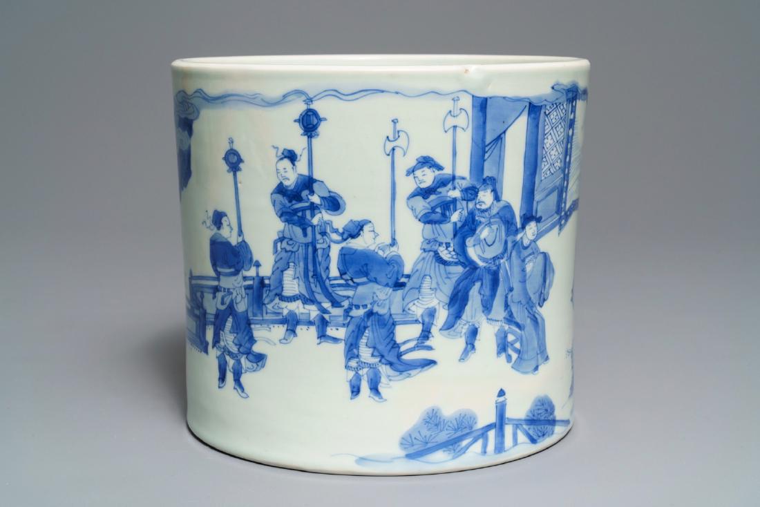 A large Chinese blue and white brush pot, bitong,: A large Chinese blue and white brush pot, bitong, Transitional period ----- Dia.: 18 cm H.: 16,5 cm
