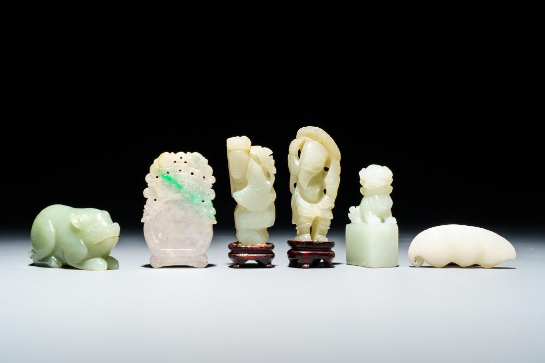 Six Chinese white and celadon jade carvings, 19/20th C.: Six Chinese white and celadon jade carvings, 19/20th C. ---- Dimensions, from left to right: 1) L.: 6 cm 2) H.: 5,5 cm3) H.: 6 cm (incl. stand) 4) H.: 6,5 cm (incl. stand) 5) H.: 5 cm 6) L.: 5 cm