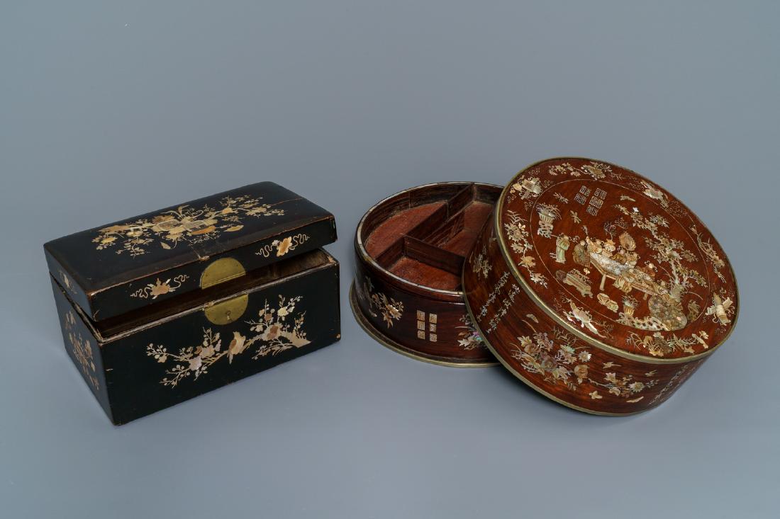 Two Chinese mother of pearl-inlaid wooden boxes for the: Two Chinese mother of pearl-inlaid wooden boxes for the Vietnamese market, 19th C. ---- Dia.: 27 cm - H.: 10,5 cm (the round box)Dim.: 26,5 x 15,5 x 14,5 cm
