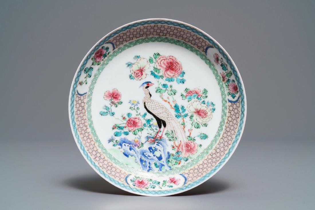 A fine Chinese famille rose 'ruby back' eggshell plate: A fine Chinese famille rose 'ruby back' eggshell plate with a peacock, Yongzheng ---- Dia.: 19,5 cm