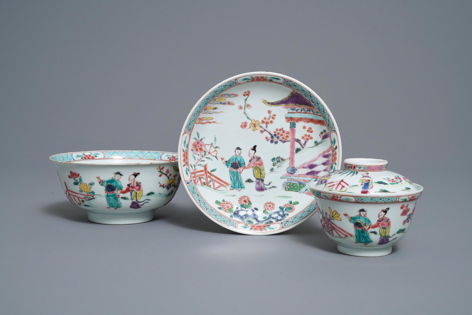 Two Chinese famille rose bowls and a plate, Yongzheng: Two Chinese famille rose bowls and a plate, Yongzheng mark and of the period -- Dia.: 15 cm - H.: 6,5 cm (the bowl) Dia.: 15,5 cm (the plate)