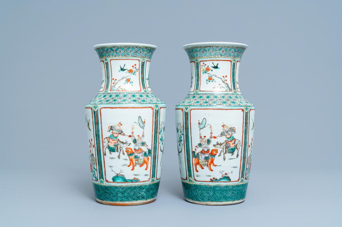 A pair of Chinese famille verte vases, 19th C.: A pair of Chinese famille verte vases, 19th C. H.: 35,5 cm