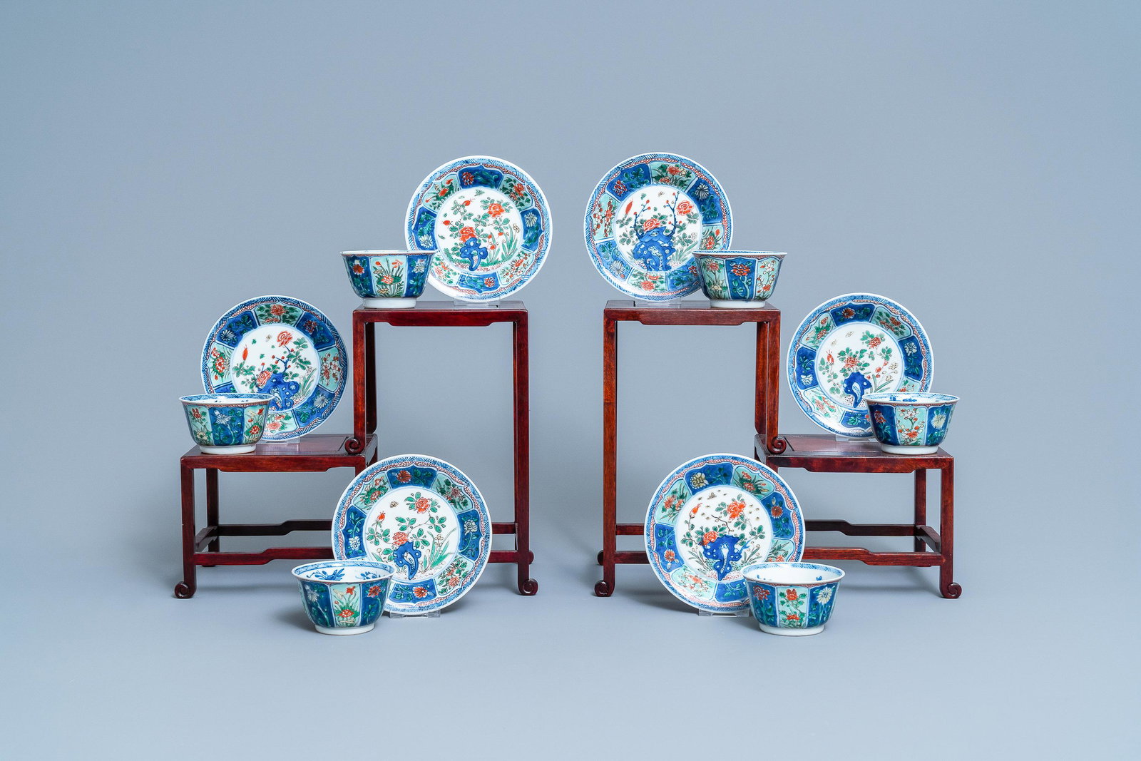 Six Chinese famille verte cups and saucers, Kangxi: Full title: Six Chinese famille verte cups and saucers, Kangxi Description: Dia.: 13 cm (the saucers) Dia.: 8,5 cm - H.: 5 cm (the cups) Condition: (UV-checked) - One cup with a 1 mm fleabite on the r
