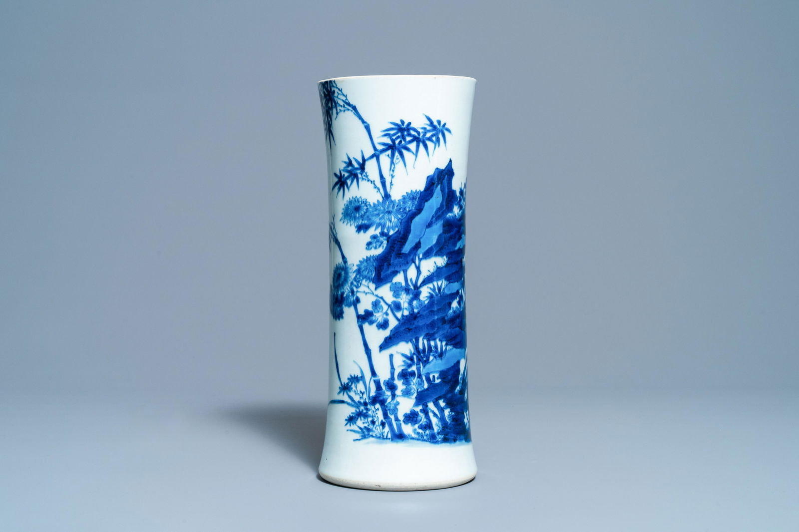 A Chinese blue and white beaker vase, Transitional: Full title: A Chinese blue and white beaker vase, Transitional period Description: H.: 37 cm