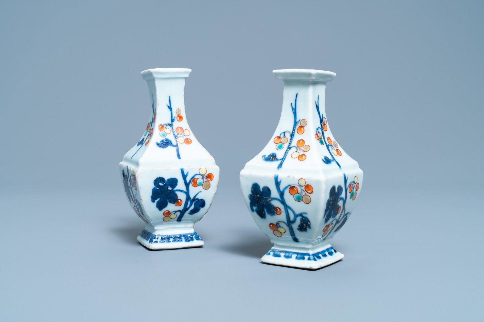 A pair of Chinese 'Pronk studio' vases, Qianlong: Full title: A pair of Chinese 'Pronk studio' vases, Qianlong Description: H.: 15 cm