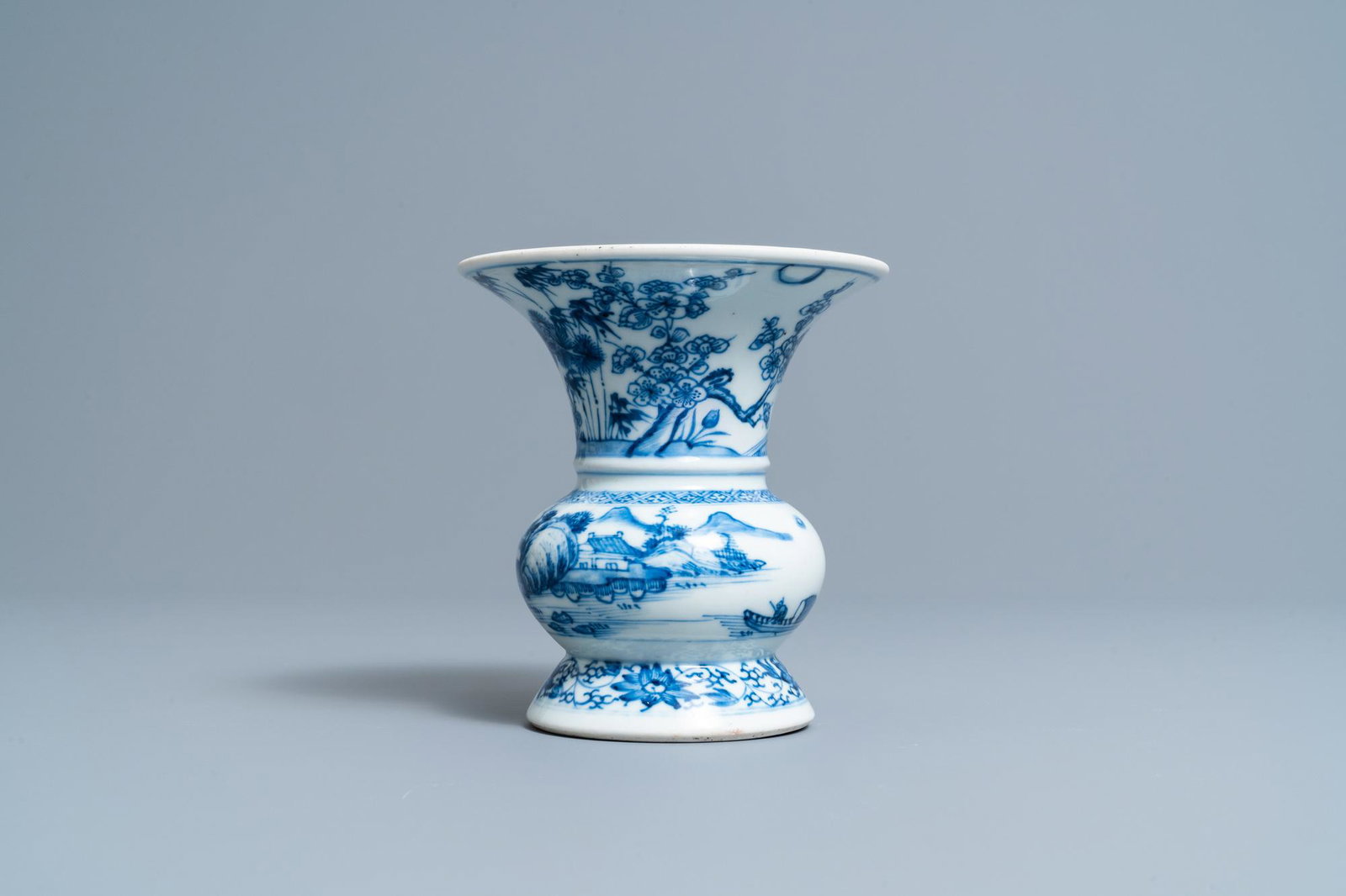 A Chinese blue and white 'zhadou', Kangxi: Full title: A Chinese blue and white 'zhadou', Kangxi Description: H.: 14 cm