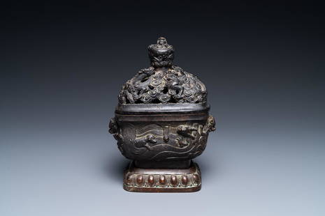 A Chinese bronze 'mythical beasts' censer and cover, 17th C.: Full title: A Chinese bronze 'mythical beasts' censer and cover, 17th C. Description: H.: 17 cm - L.: 12,5 cm Ref.: Sotheby's, New York, March 17, 2021, for a related example. (sold USD 21.420)