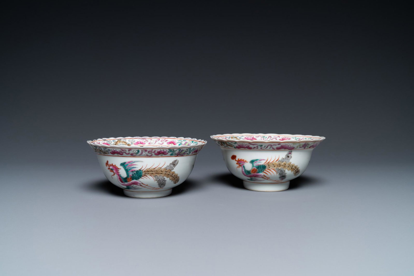 A pair of Chinese famille rose bowls for the Straits or Peranakan market, 19th C.: Full title: A pair of Chinese famille rose bowls for the Straits or Peranakan market, 19th C. Description: Dia.: 14 cm - H.: 6,5 cm (the largest) The absence of a condition report does not imply that 