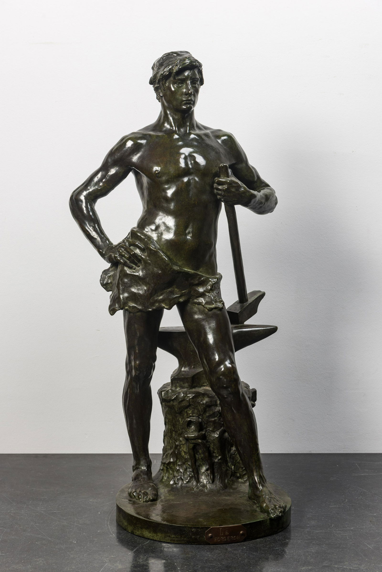 Georges Marie Valentin Bareau (1866-1931): 'Le forgeron', green patinated bronze (1 of 4)
