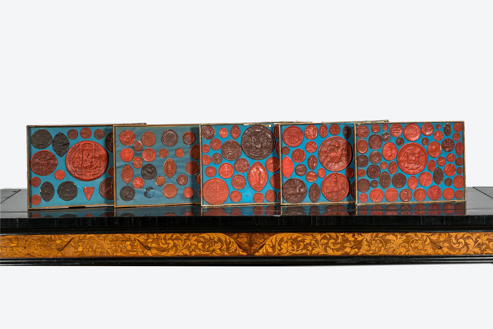 A large and varied collection of wax seals, 19/20th C. (1 of 3)