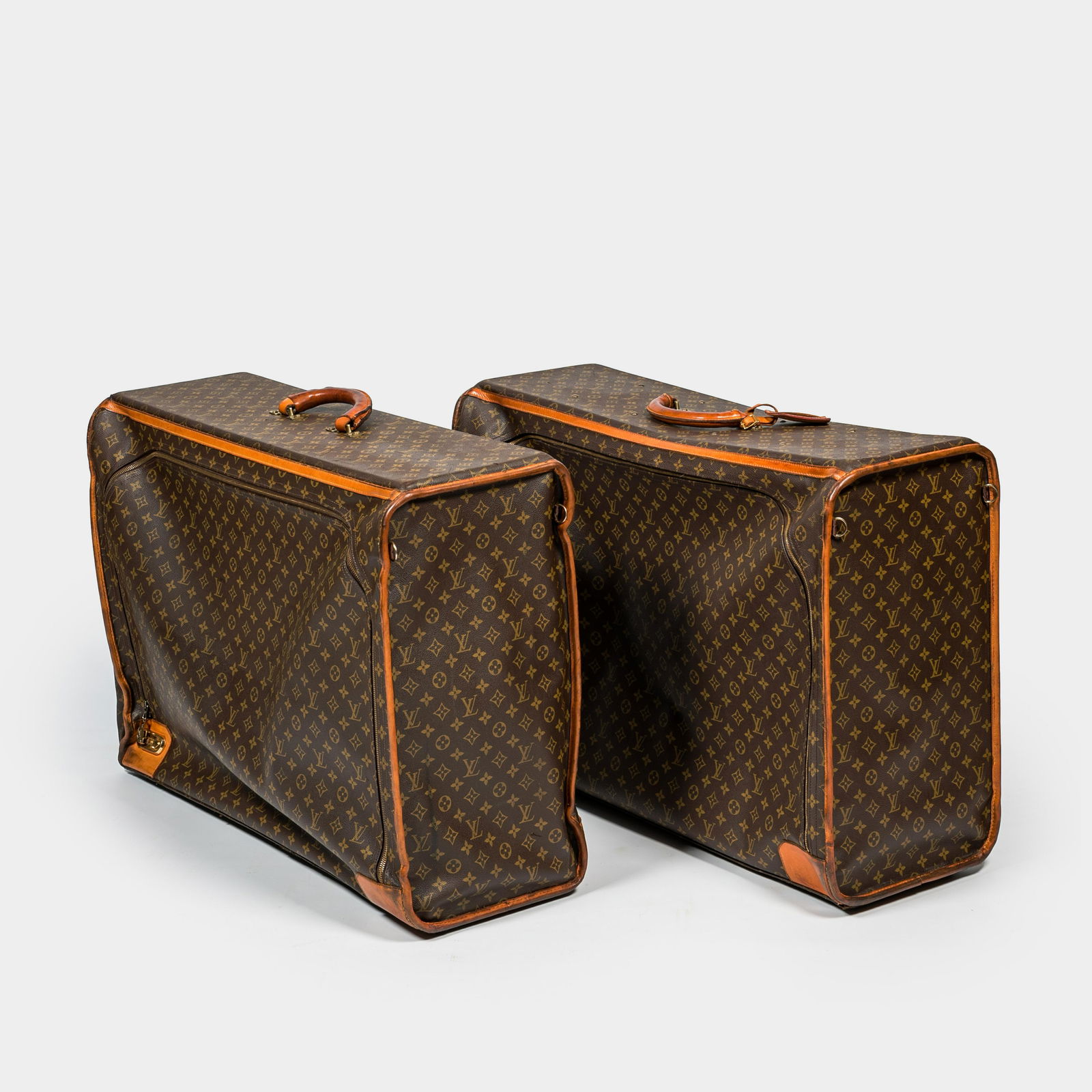 Louis Vuitton: two rectangular leather travel bags (1 of 3)