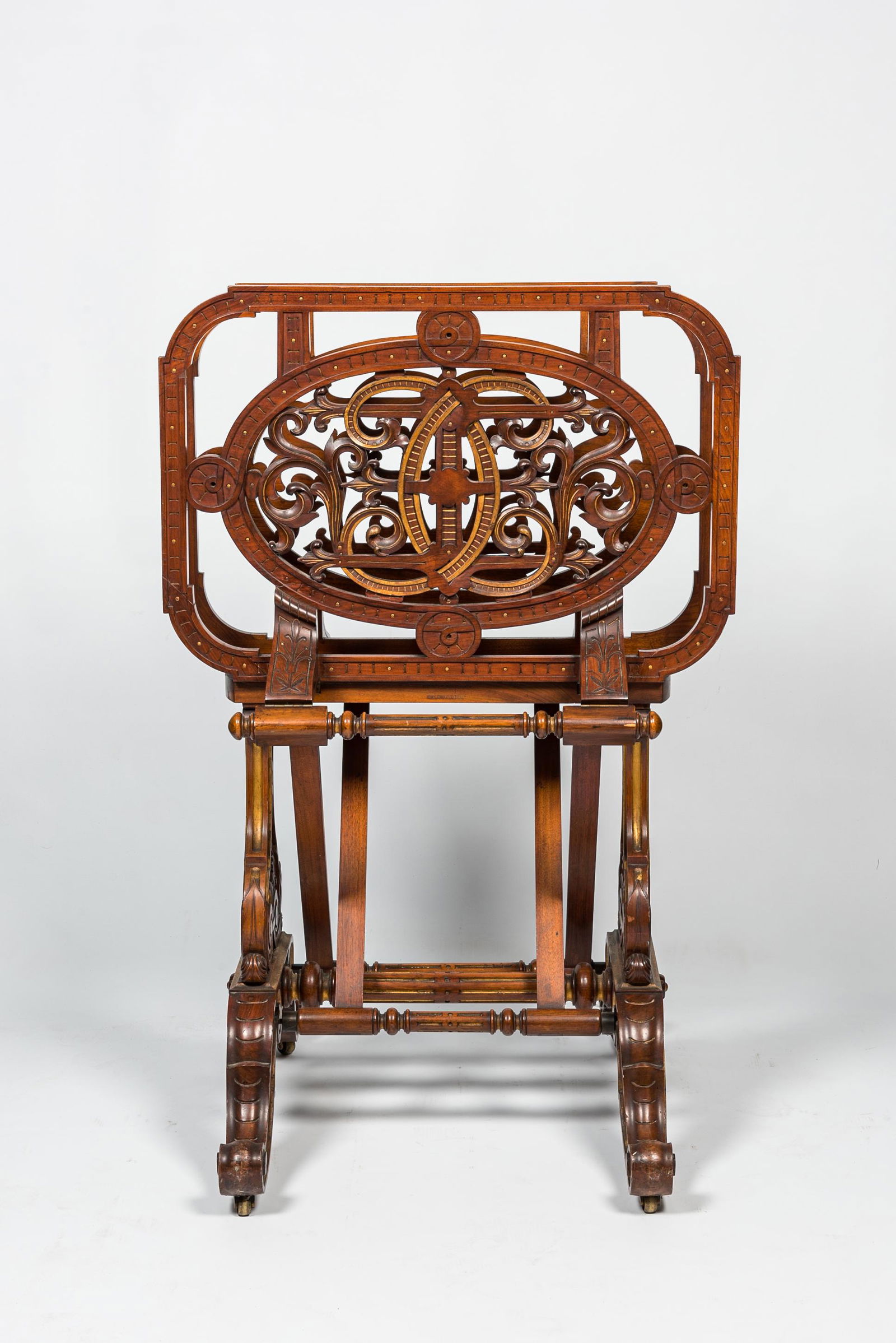 An English wooden library plan or folio stand, 19th C. (1 of 2)