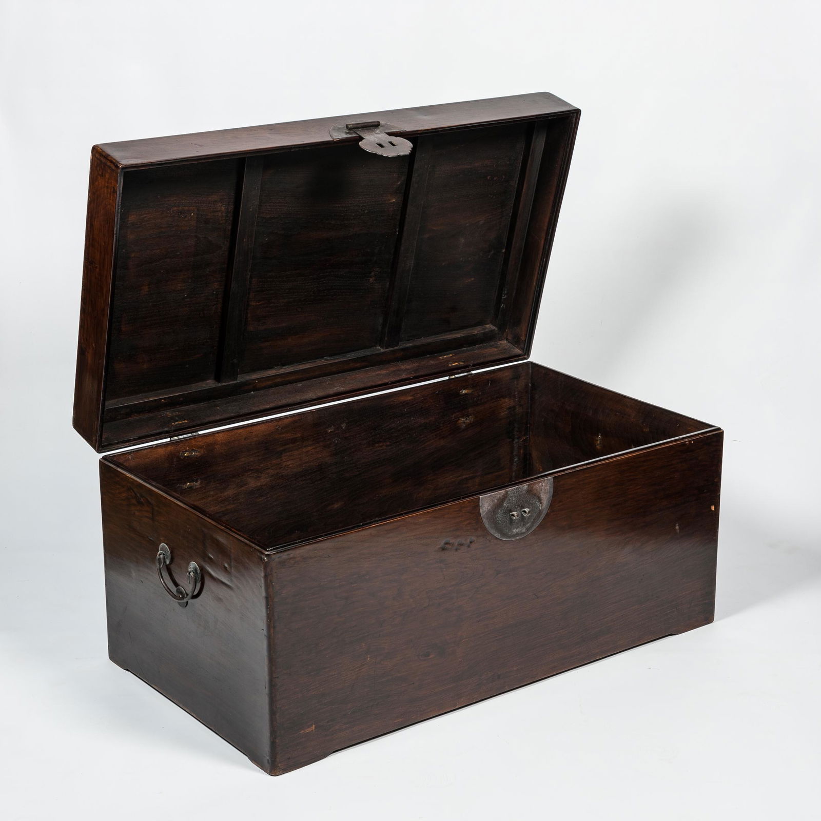 A Chinese wooden chest, 19/20th C. (1 of 3)