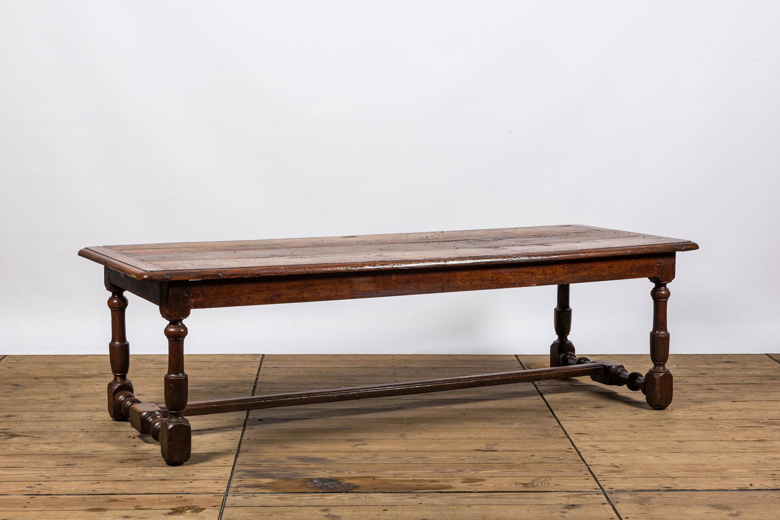 A long Flemish oak table, 17th C. (1 of 2)