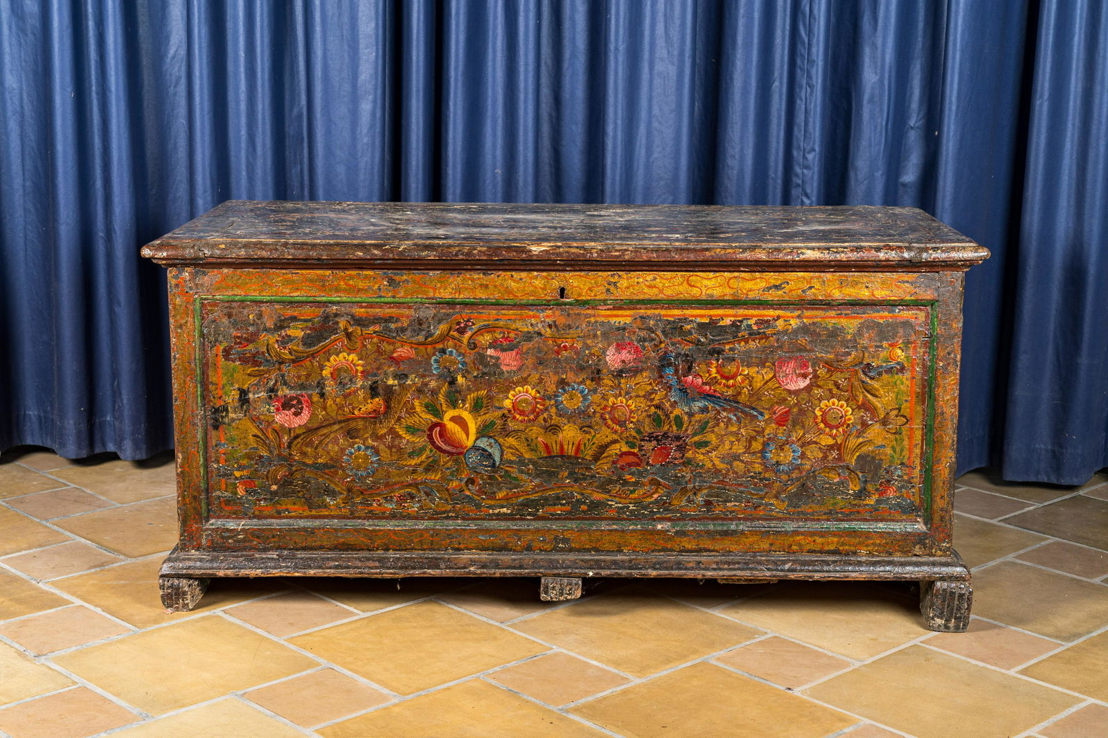 A polychrome pine wooden bridal trunk, ca. 1800 (1 of 4)