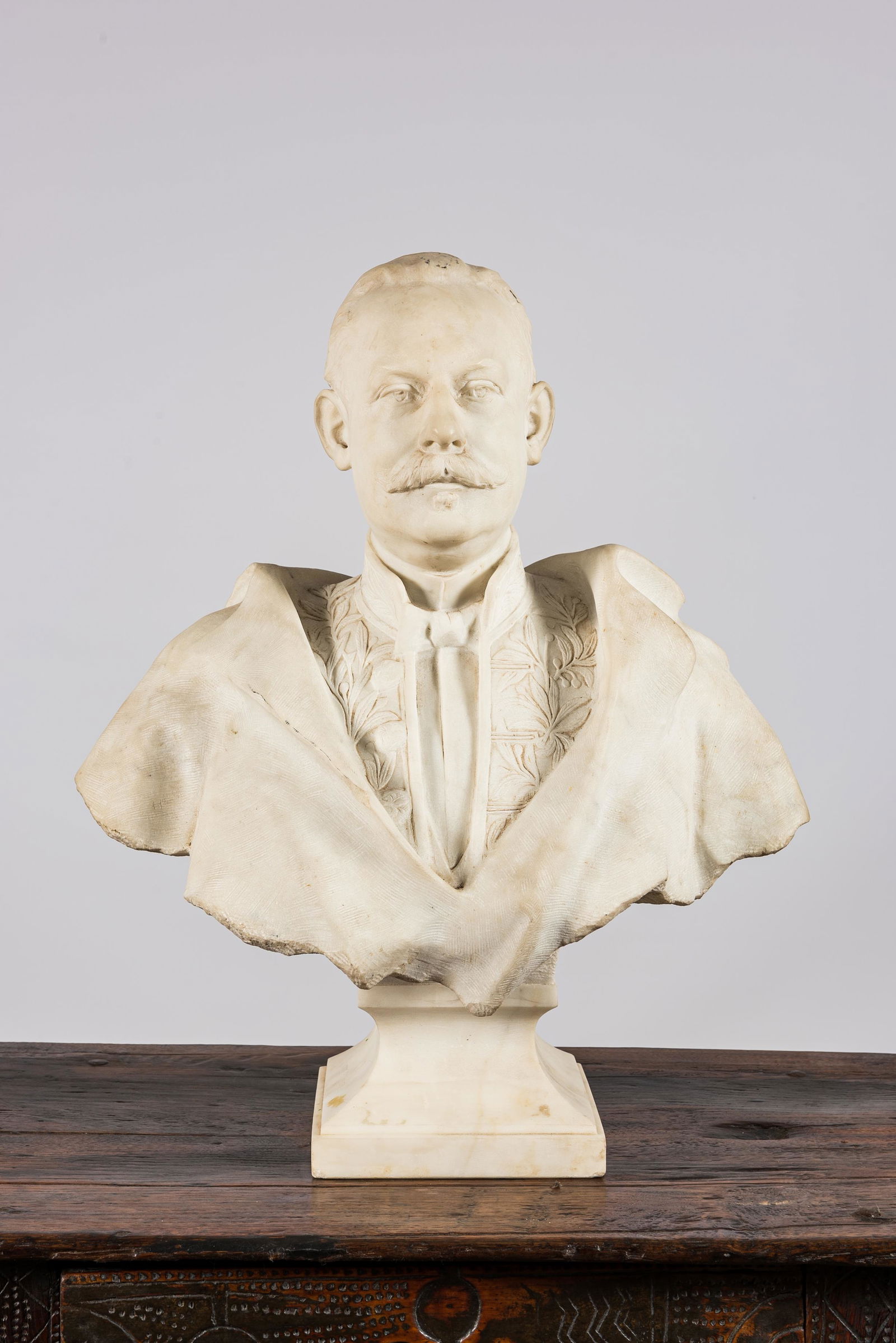 Marochelli (19/20th C.): A white marble bust of a gentleman, dated 1908 (1 of 3)