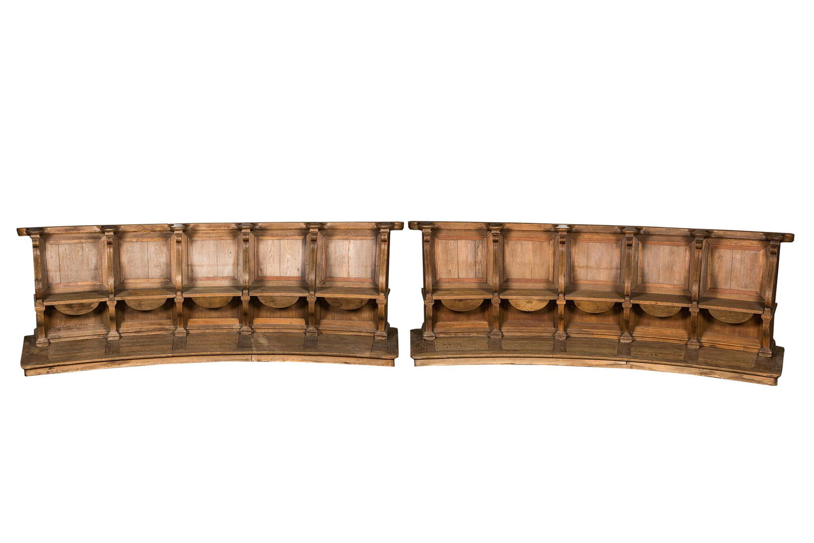 A pair of impressive Flemish oak pews, 18th C. (1 of 7)