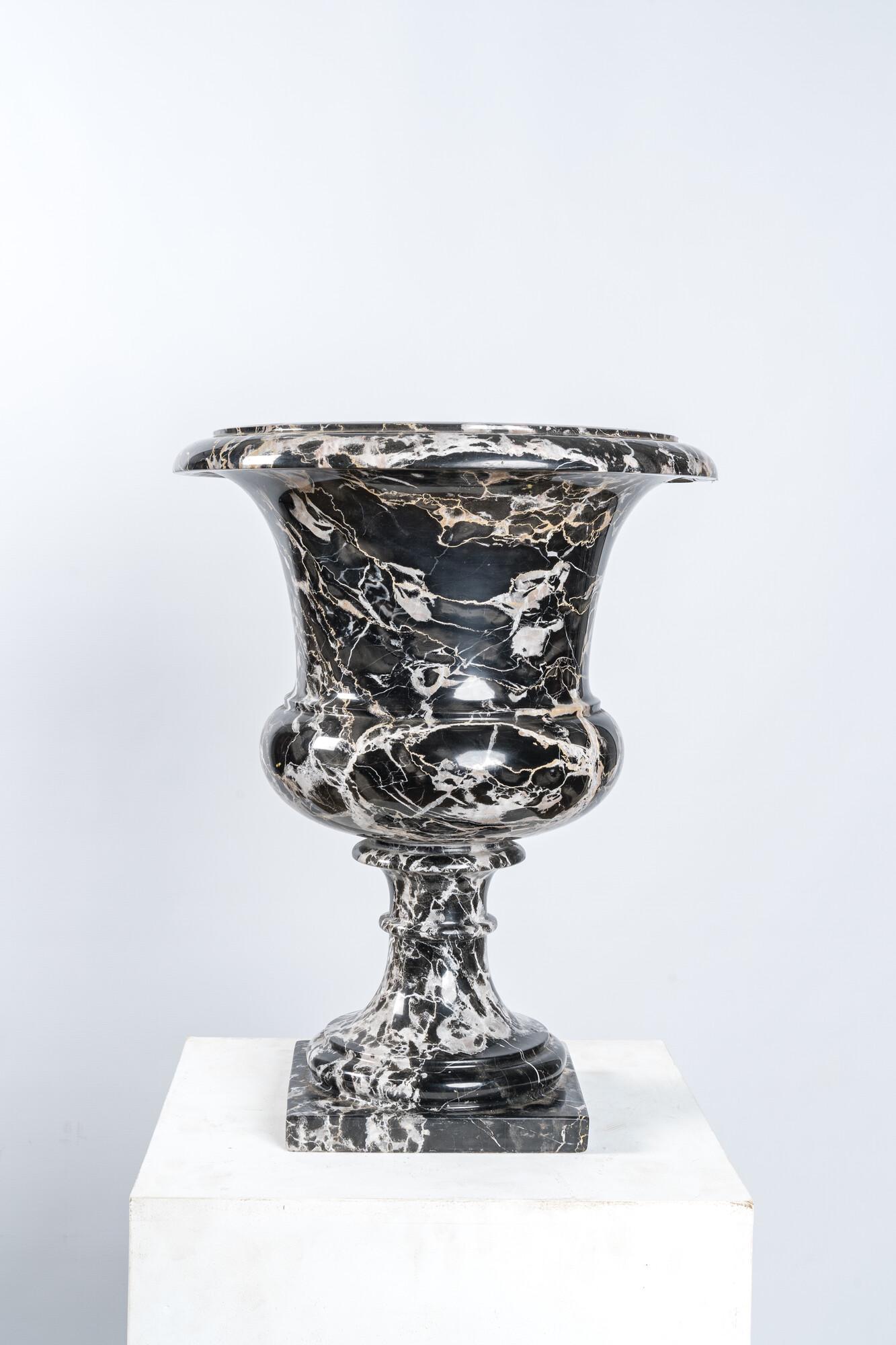 A black and white 'Grand Antique' marble Medici garden vase, 20th C. (1 of 1)