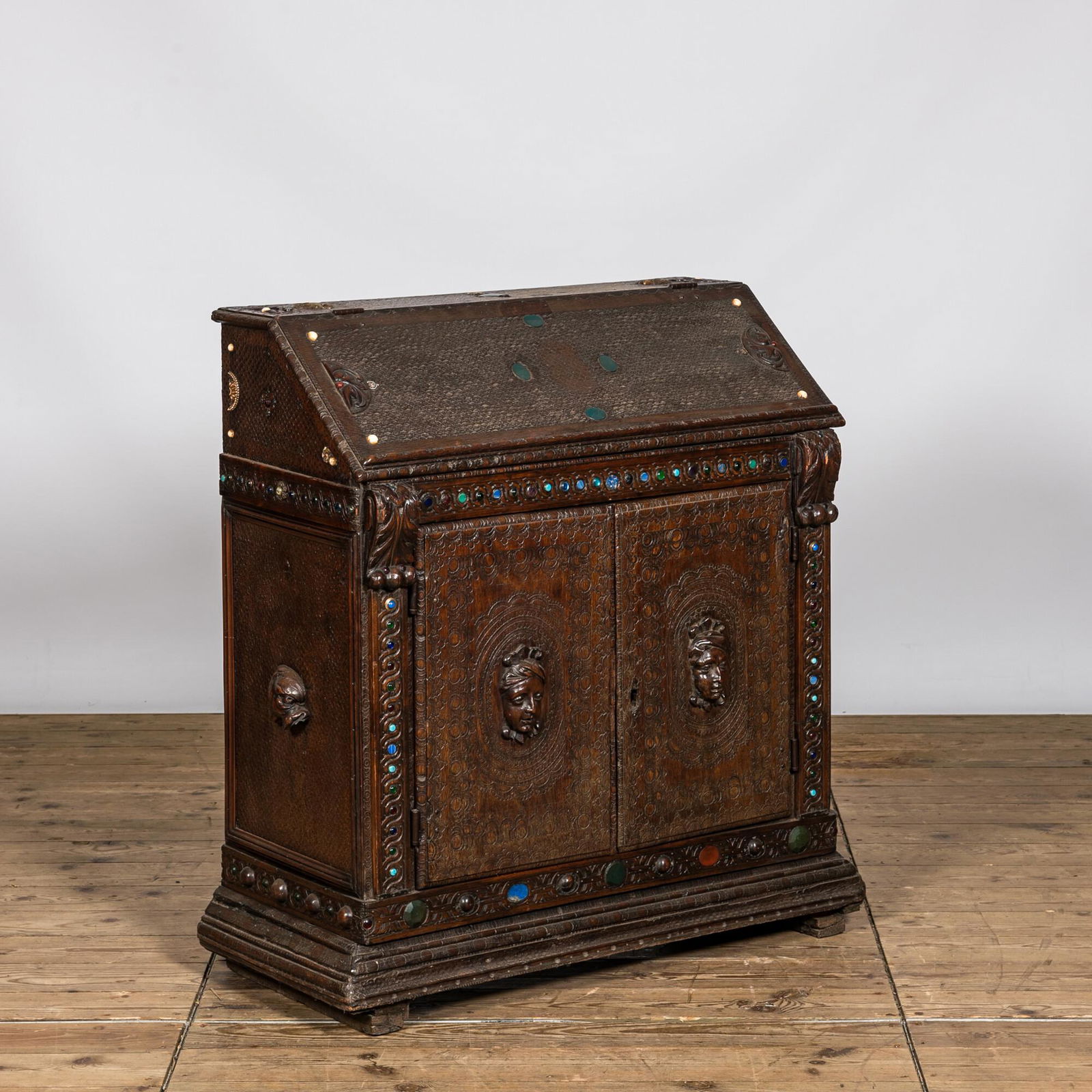 A semi precious stones-inlaid oak secretary, Portugal, 18/19th C. (1 of 6)
